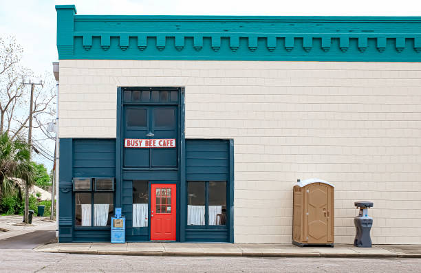 Porta potty delivery and setup in Vale, OR